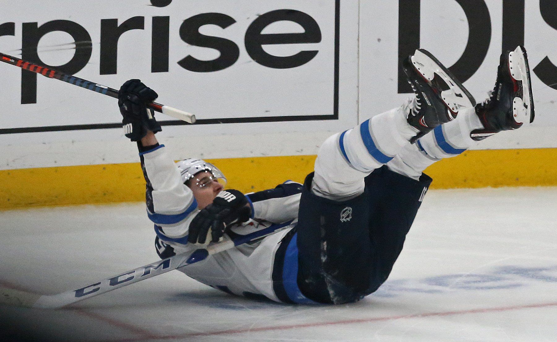 Blues and Jets skate in game 4 at the Enterprise Center